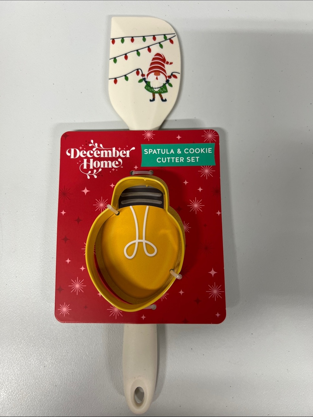 Holiday Spatula & Cookie Cutter Set - Cream & Yellow